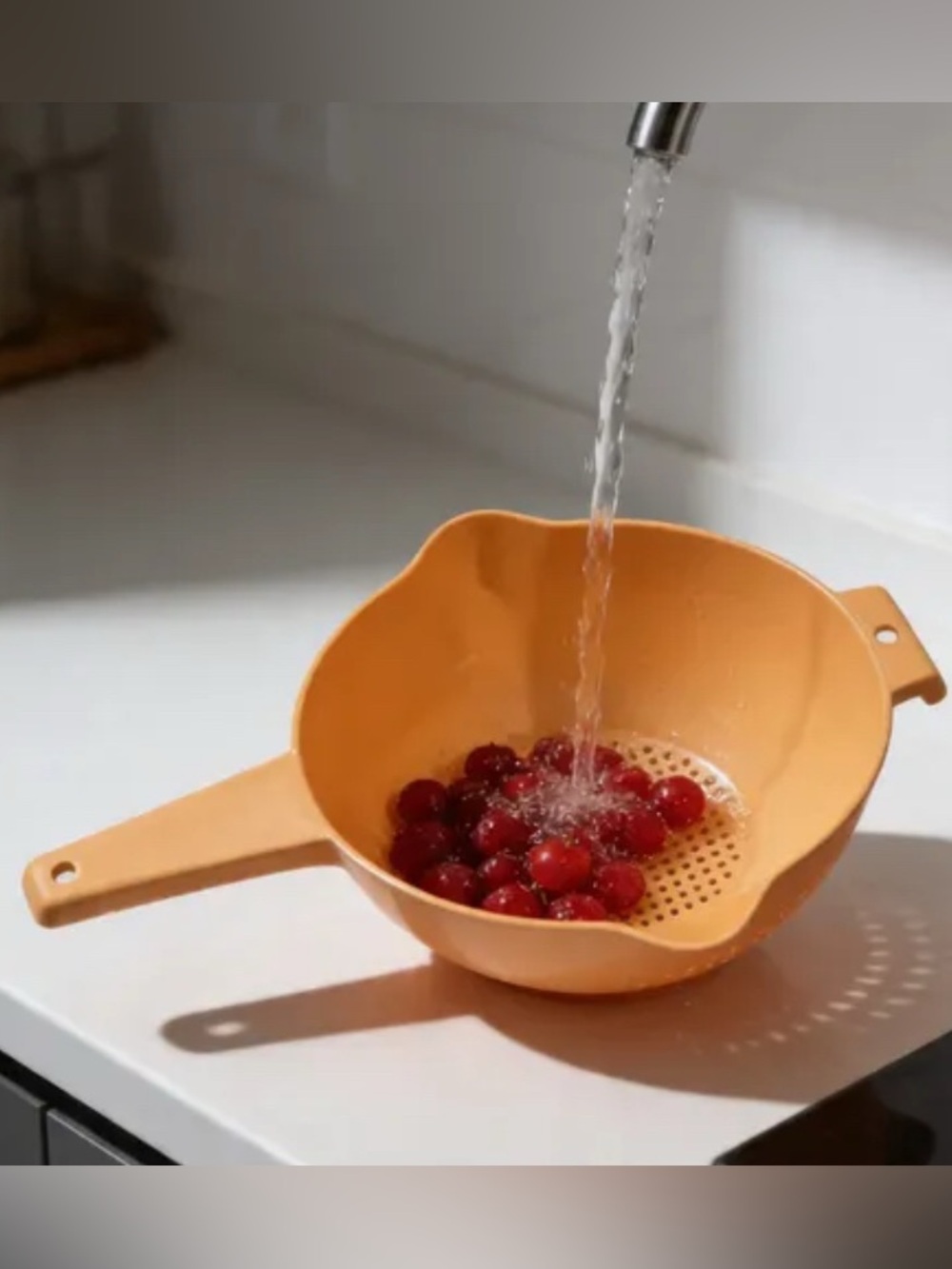 Tupperware   Large Colander Strainer 2 L